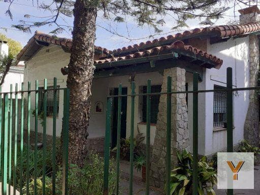 House for sale - 2 bedrooms, 1 bathroom - 400 m² - Manuel B. Gonnet, La Plata