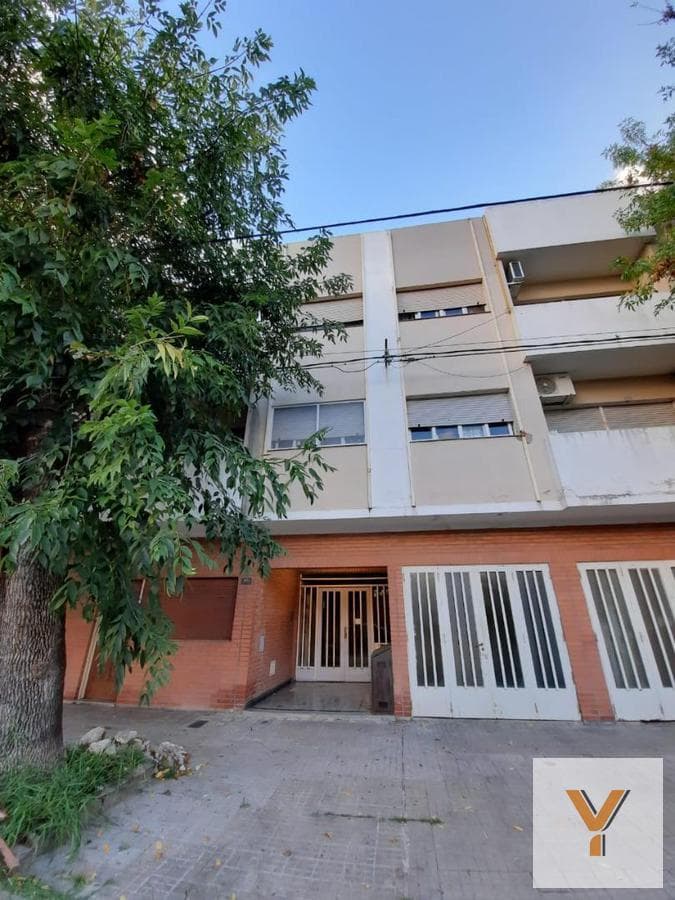 Apartment for sale - 3 bedrooms, 2 bathrooms - Garage - 85 m² - Tolosa
