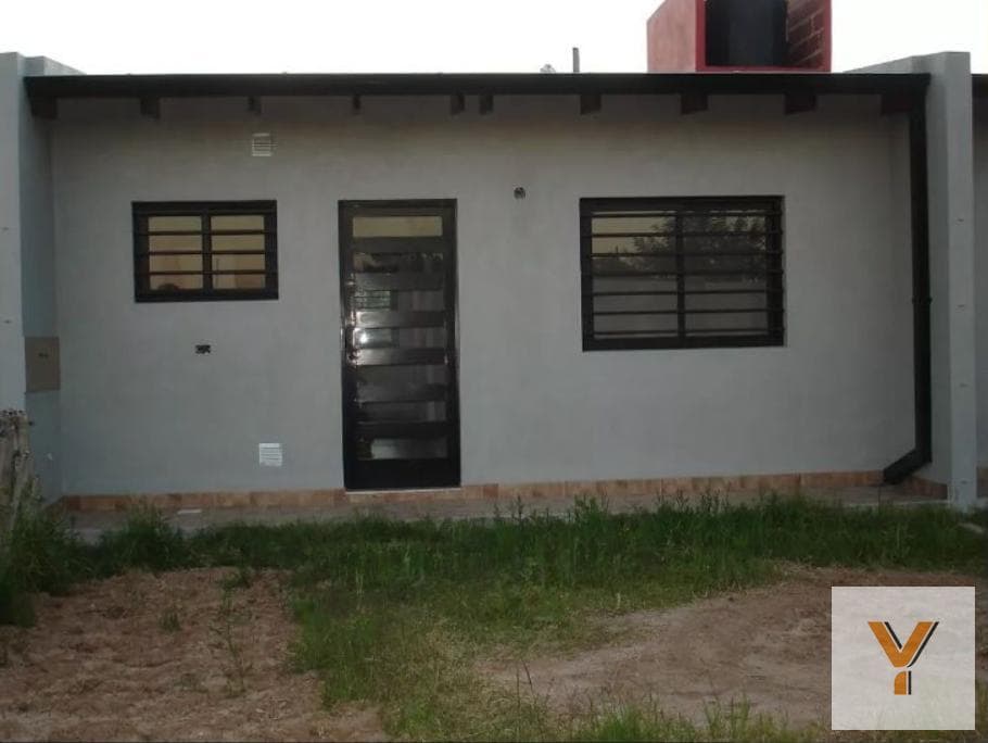 House for sale - 2 bedrooms, 1 bathroom - garage - 150 m² - Villa Elvira, La Plata