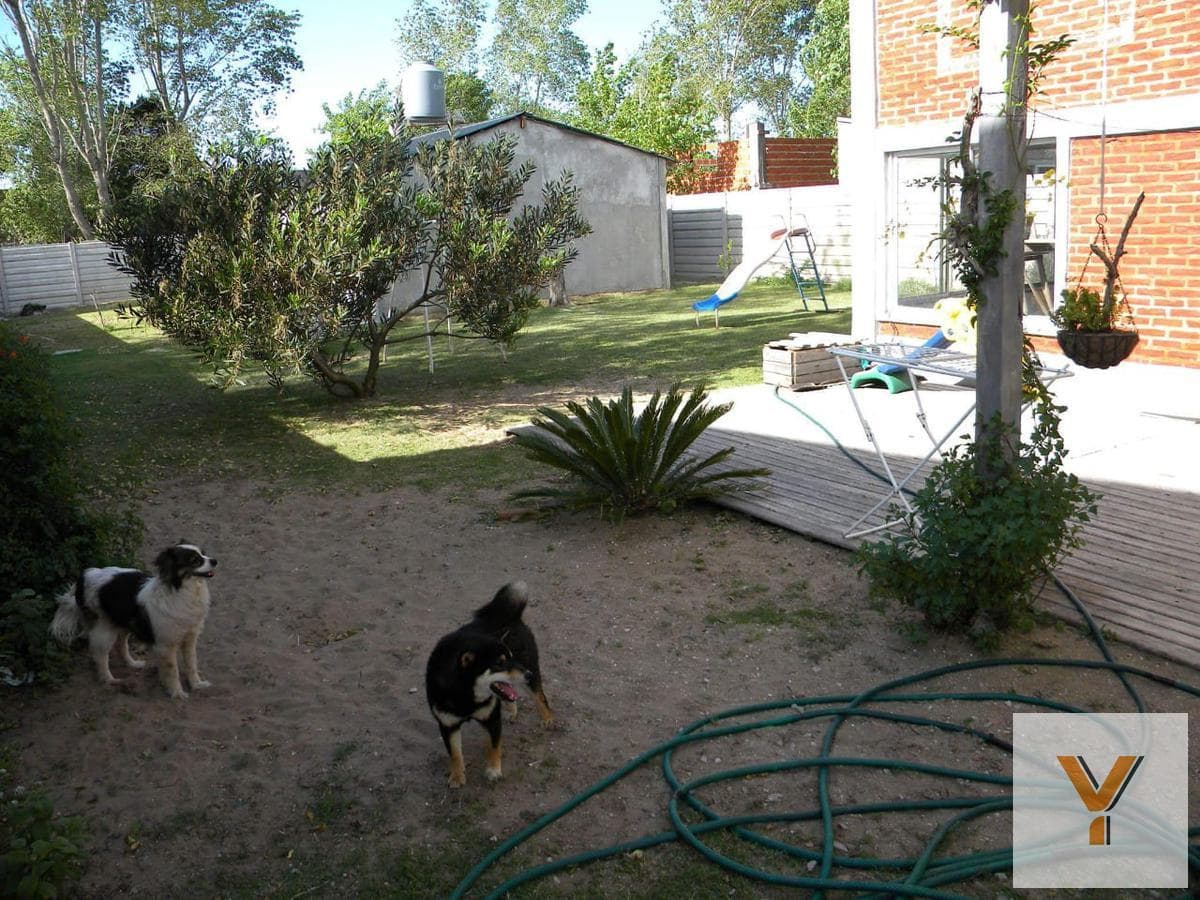 House for sale - 6 bedrooms, 5 bathrooms - Garage - 900 m² - San Bernardo del Tuyú