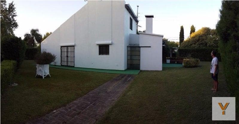 House for Sale - 2 Bedrooms with Pool and Large Yard - 100 m² - La Plata