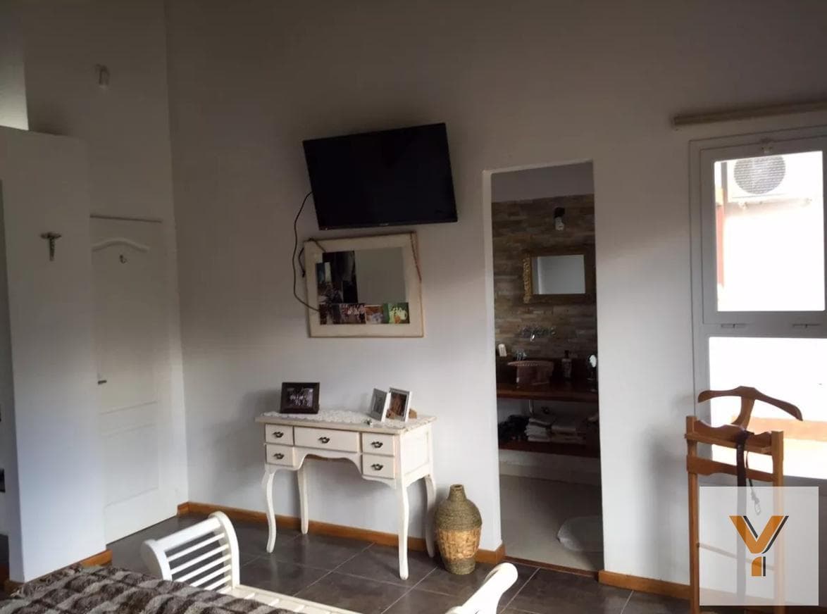 House for Sale - 4 Bedrooms, 3 Bathrooms - Garage - 1,000 m² - Estancia Las Malvinas, Coronel Brandsen