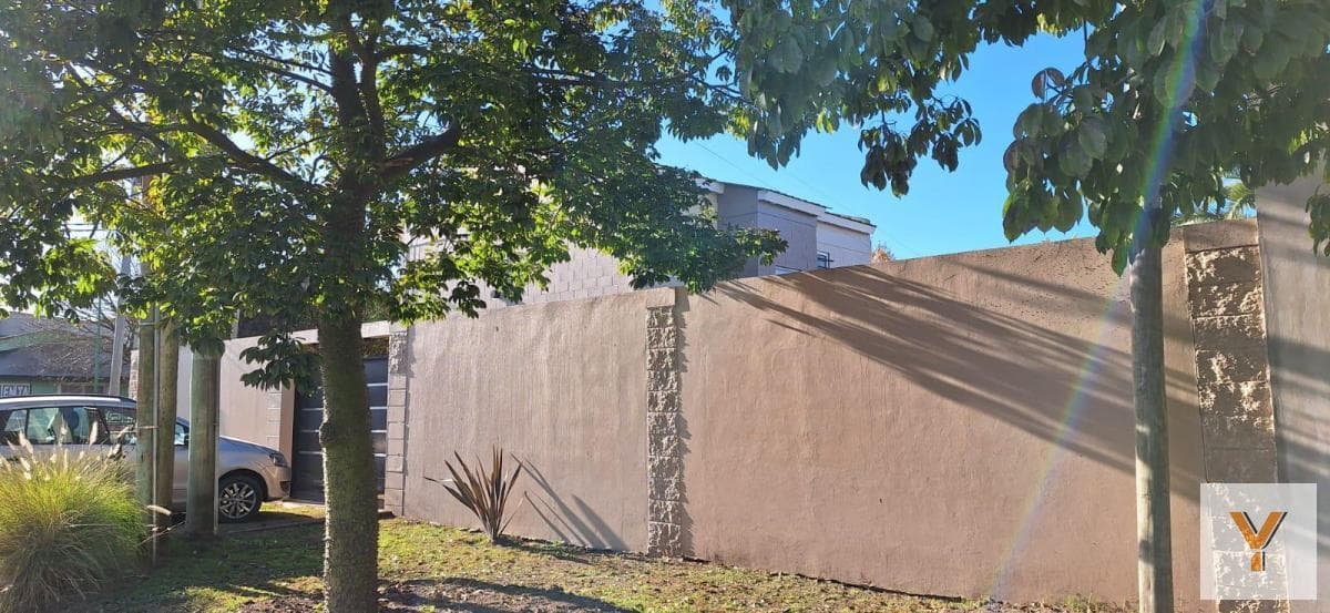 House for Sale - 4 Bedrooms, 3 Bathrooms - Parking Spaces - 320 m² - Lisandro Olmos, La Plata