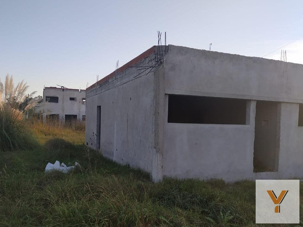 House for sale - 2 bedrooms, 1 bathroom - 318 m² - Lisandro Olmos
