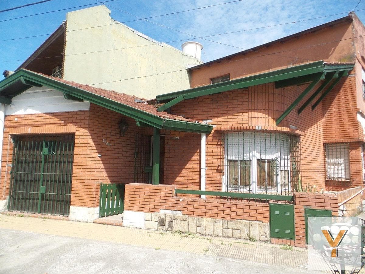 House for sale - 3 bedrooms, 2 bathrooms - courtyard - 180 m² - Gerli