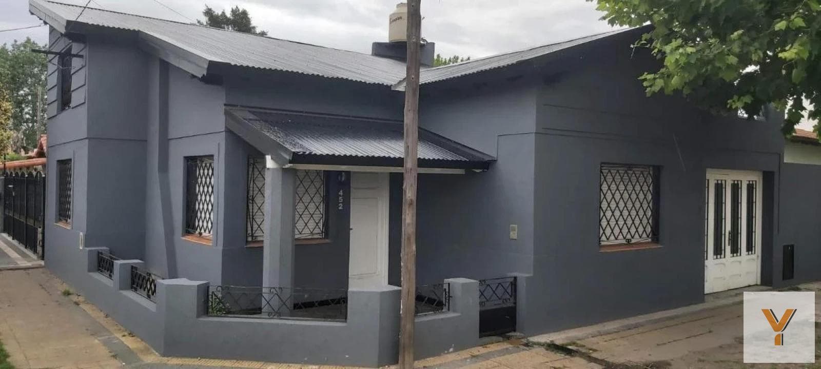 House for sale - 3 bedrooms, 1 bathroom - 124 m² on a 155 m² lot - Ensenada