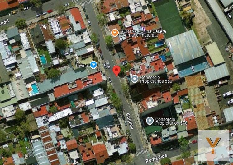 Covered garage, total area 16 square meters—Bragado