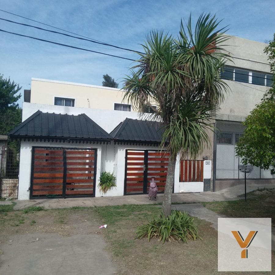 House for sale - 3 bedrooms, 2 bathrooms - 500 m² - Alejandro Korn