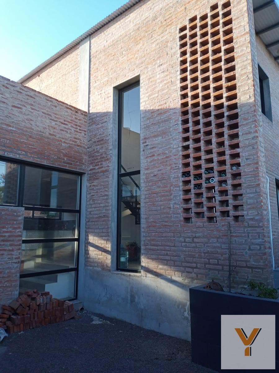 House for Sale - 2 Bedrooms, 4 Bathrooms - 450 m² - Chivilcoy