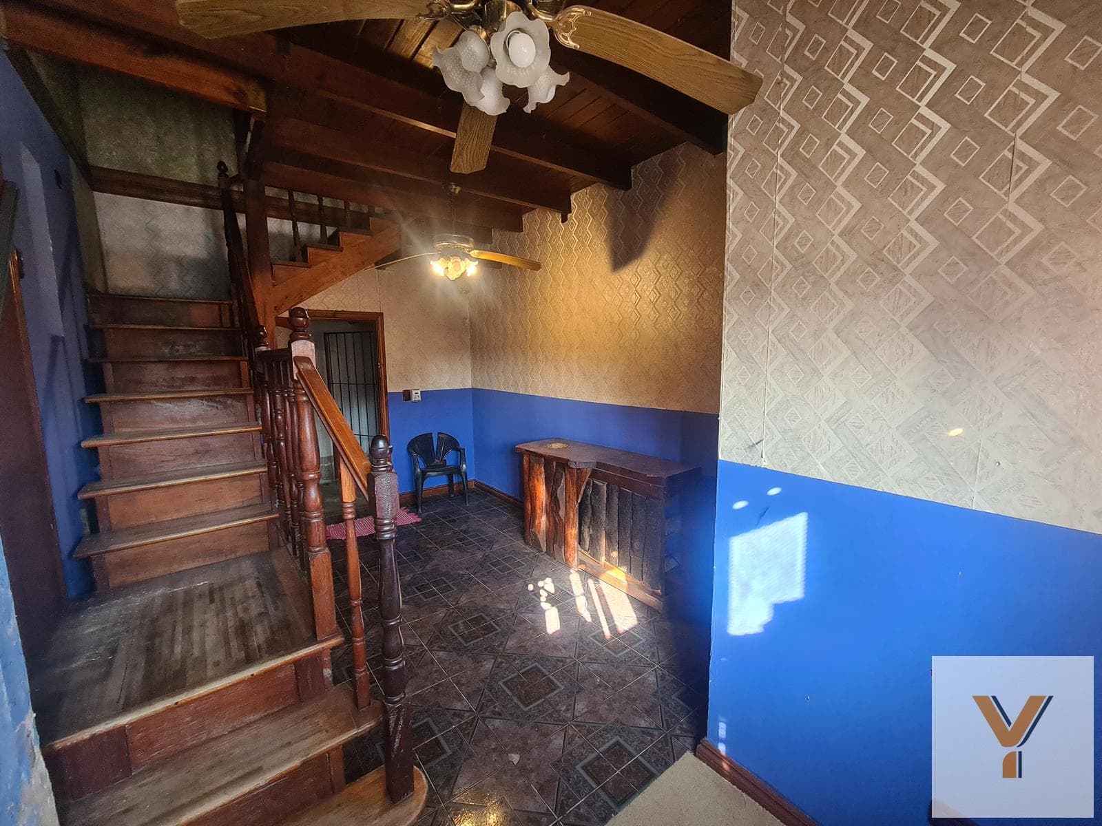 3 properties in one: house with commercial space, warehouse, apartment—198 m² total—Terminal de Tandil neighborhood