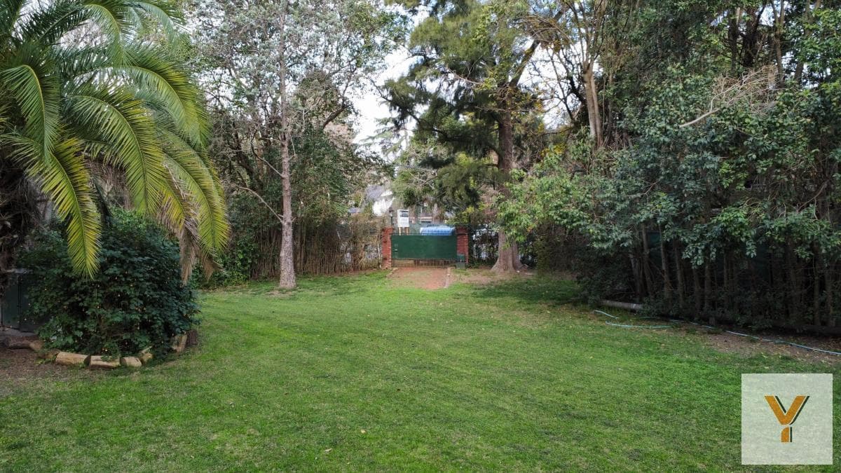 House for Sale - 3 Bedrooms, 1 Bathroom - Garage - 1,417 m² - Parque Leloir, Ituizangó