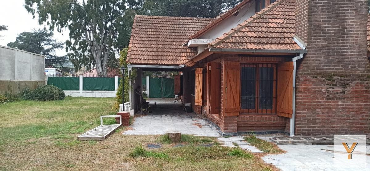 House for sale - 3 bedrooms, 2 bathrooms - landscaped yard, 140 m² - San Bernardo Del Tuyu
