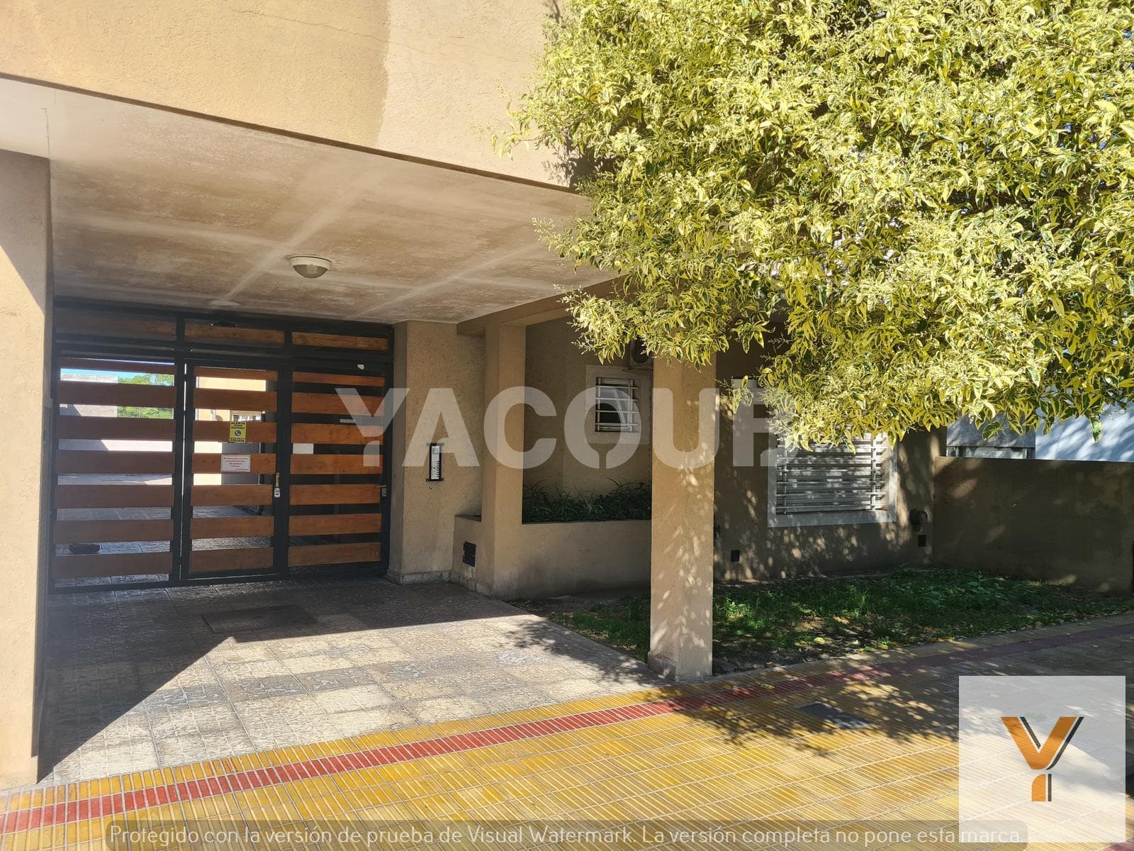 PRICE REDUCED! GREAT DEAL: 2-bedroom ground-floor unit with covered parking and patio—70 m²—make an offer!