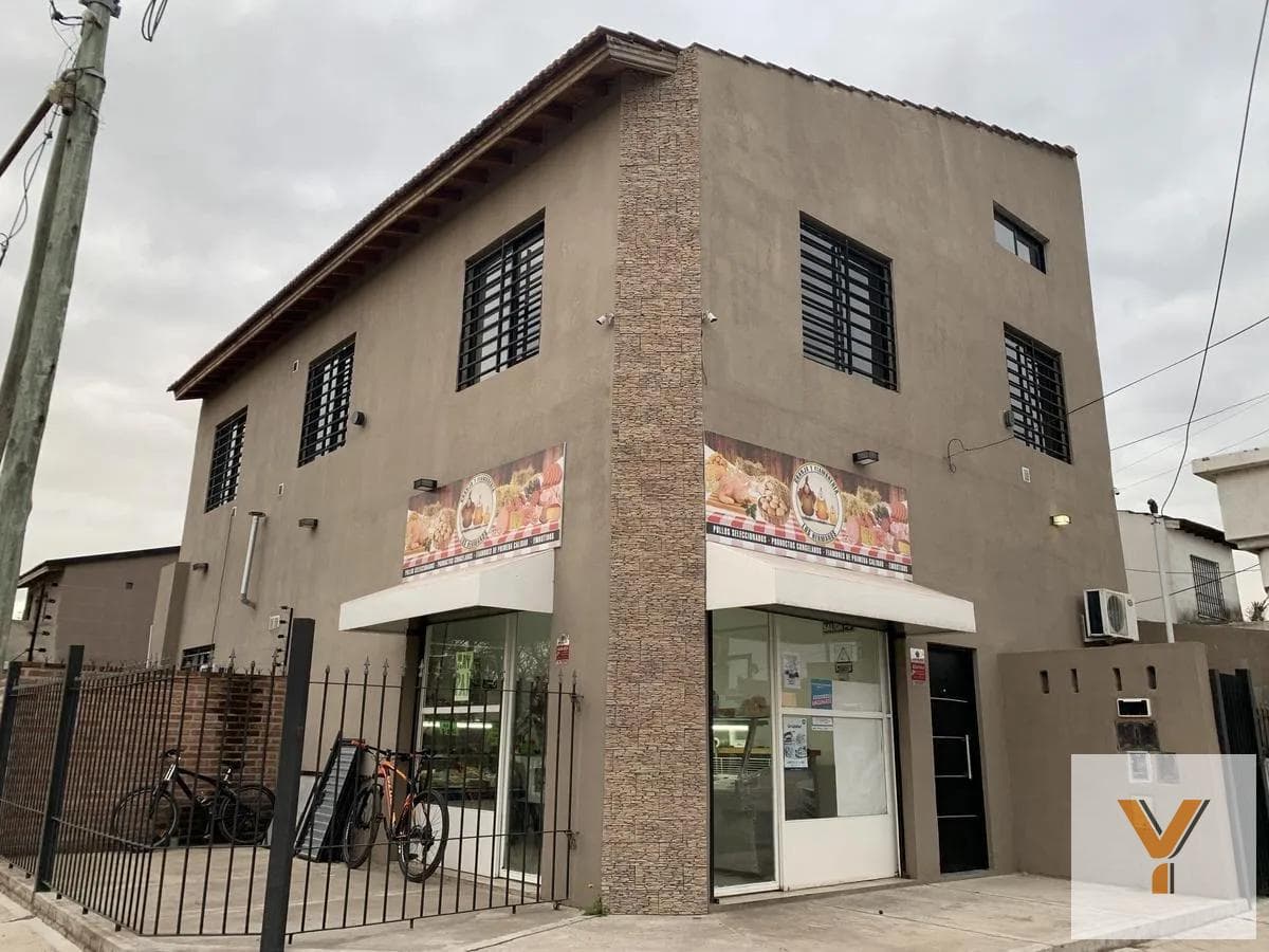 Duplex for sale - 3 bedrooms, 3 bathrooms - 100 m² total - Ciudad Evita