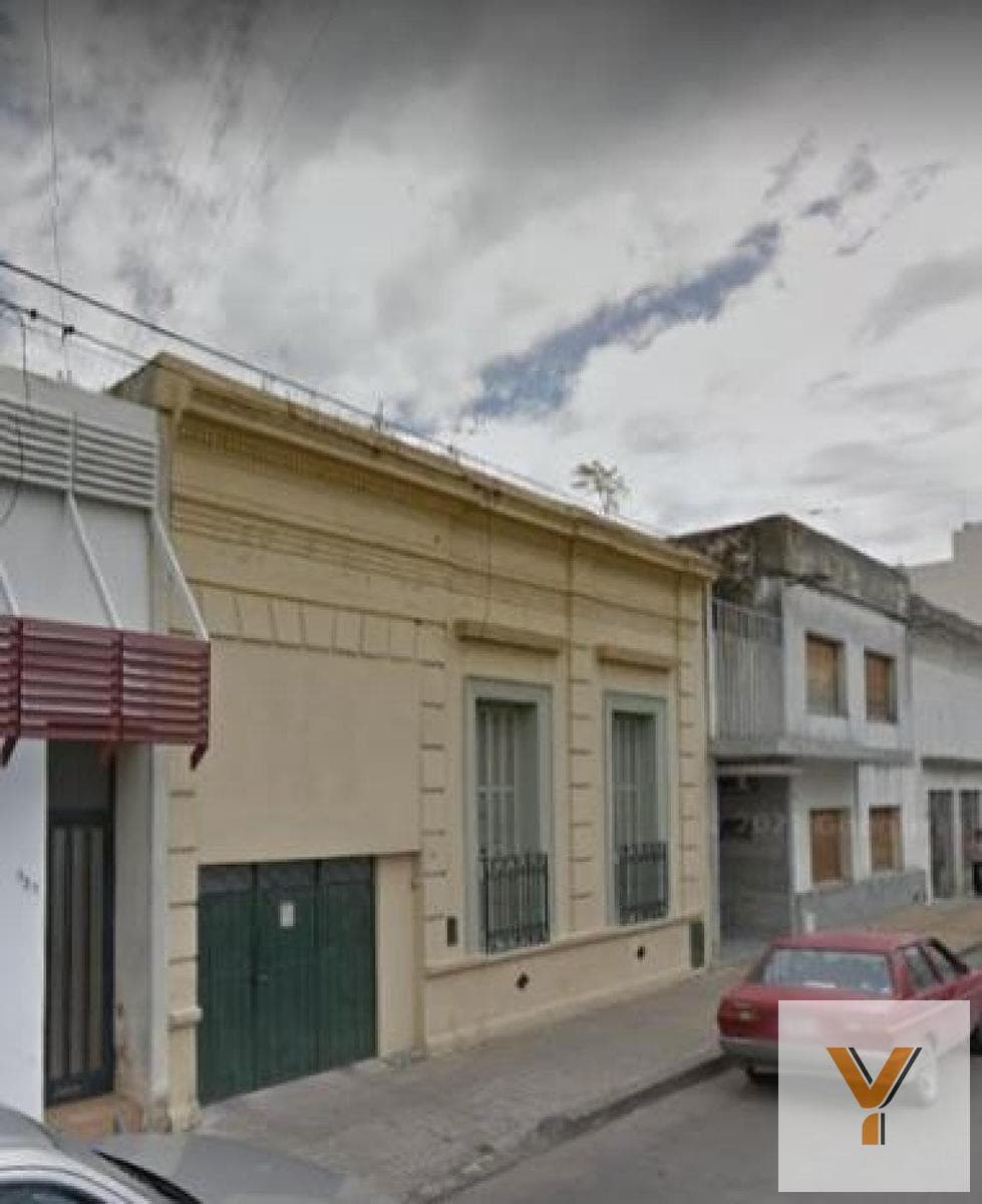 House for sale - 3 bedrooms, 1 bathroom - garage - 433 m² - Azul
