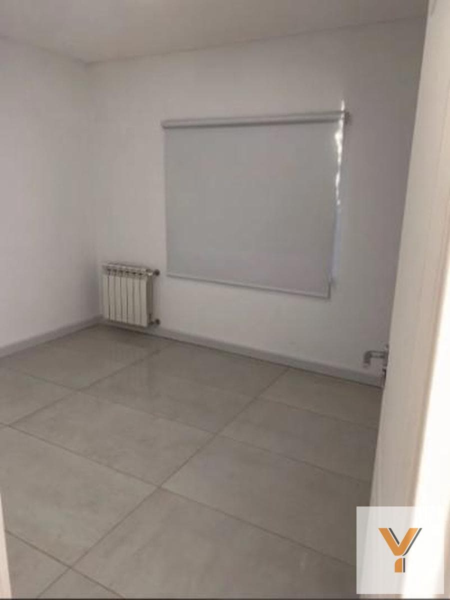 House for sale - 3 bedrooms, 2 bathrooms - pool and barbecue - 922 m² - Luján