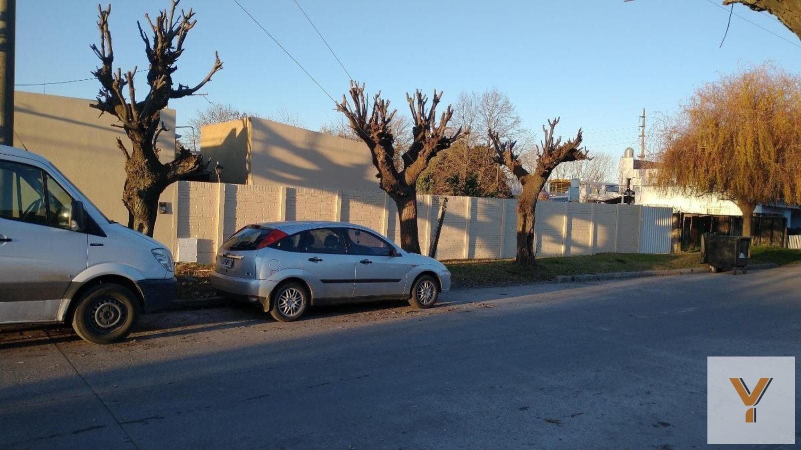 House for sale - 3 bedrooms, 3 bathrooms - patio with barbecue - 325 m² - Chivilcoy