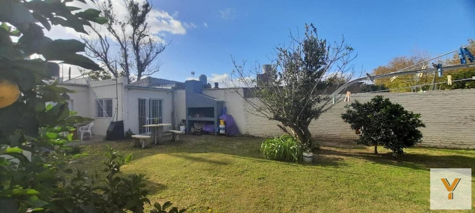 House for sale - 3 bedrooms, 3 bathrooms - patio with barbecue - 325 m² - Chivilcoy