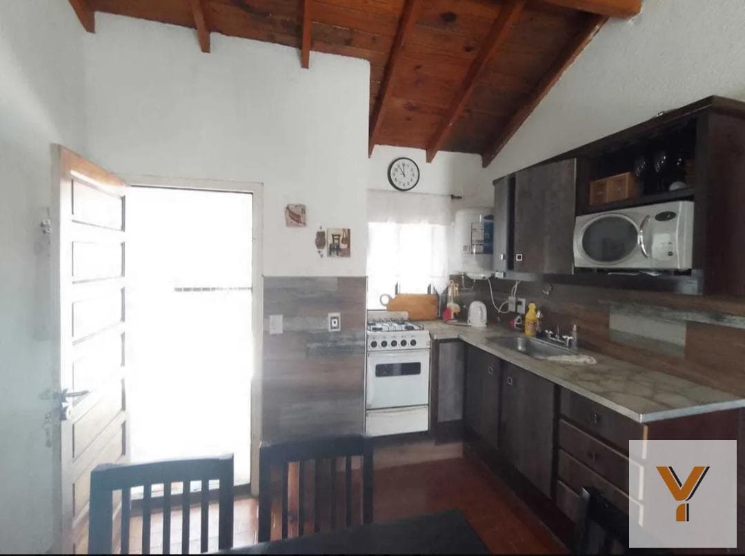 House for sale - 2 bedrooms, 1 bathroom - 138.96 m² - Mar Del Tuyu