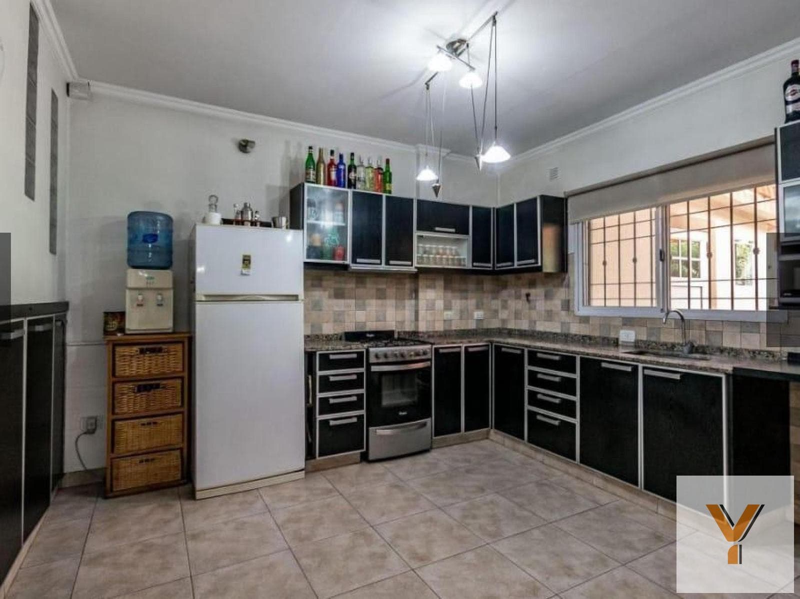 Duplex for Sale - 4 Bedrooms, 2 Bathrooms, Garage - 297 m² - Hurlingham, Buenos Aires