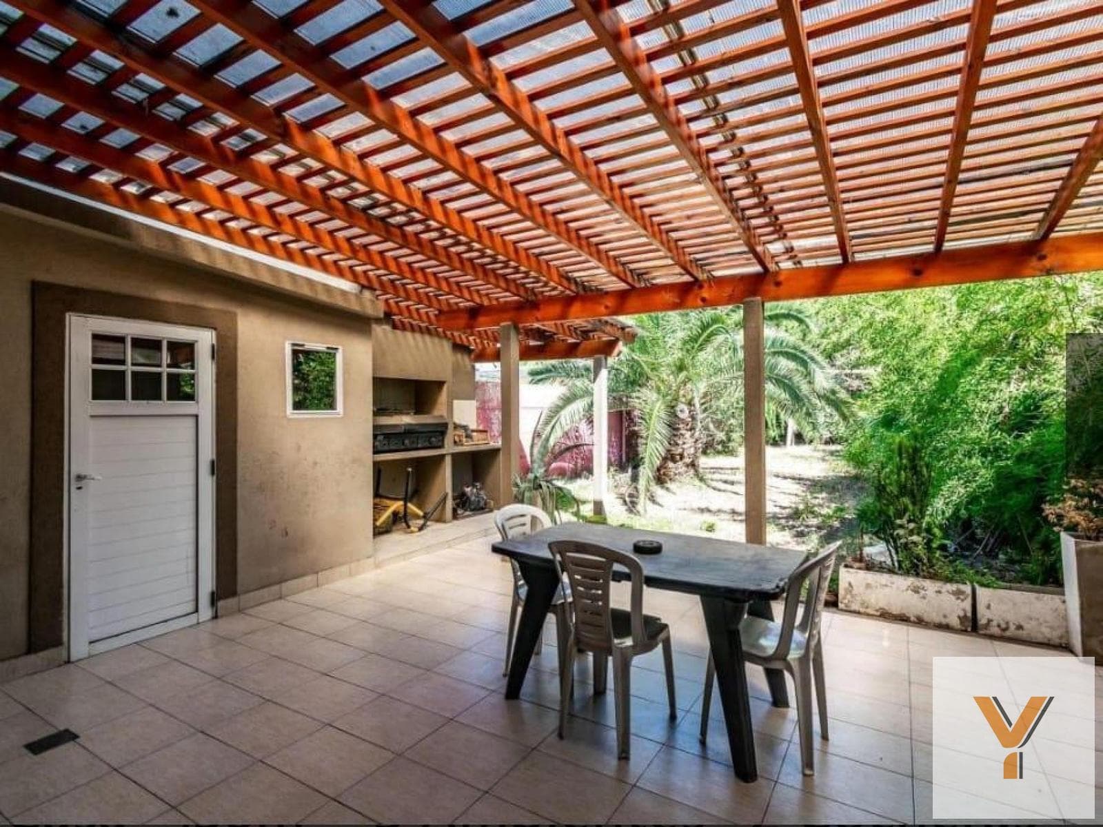 Duplex for Sale - 4 Bedrooms, 2 Bathrooms, Garage - 297 m² - Hurlingham, Buenos Aires