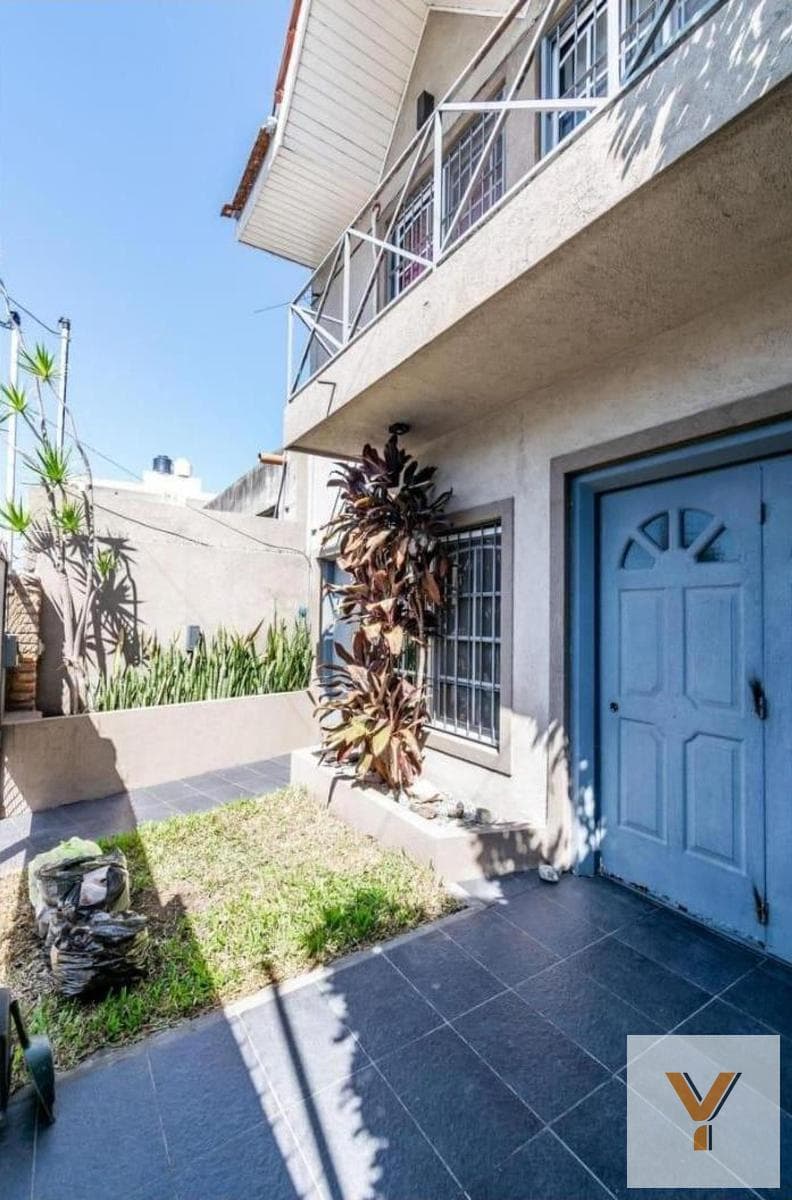 Duplex for Sale - 4 Bedrooms, 2 Bathrooms, Garage - 297 m² - Hurlingham, Buenos Aires