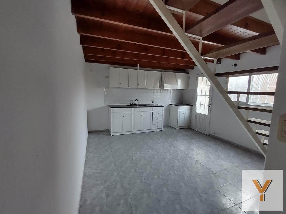 Duplex for sale - 2 bedrooms, 1 bathroom, 1 parking space - 70 m² - La Plata