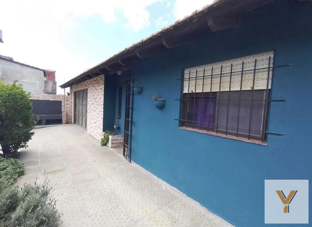House for sale - 2 bedrooms, 1 bathroom - 138.96 m² - Mar Del Tuyu