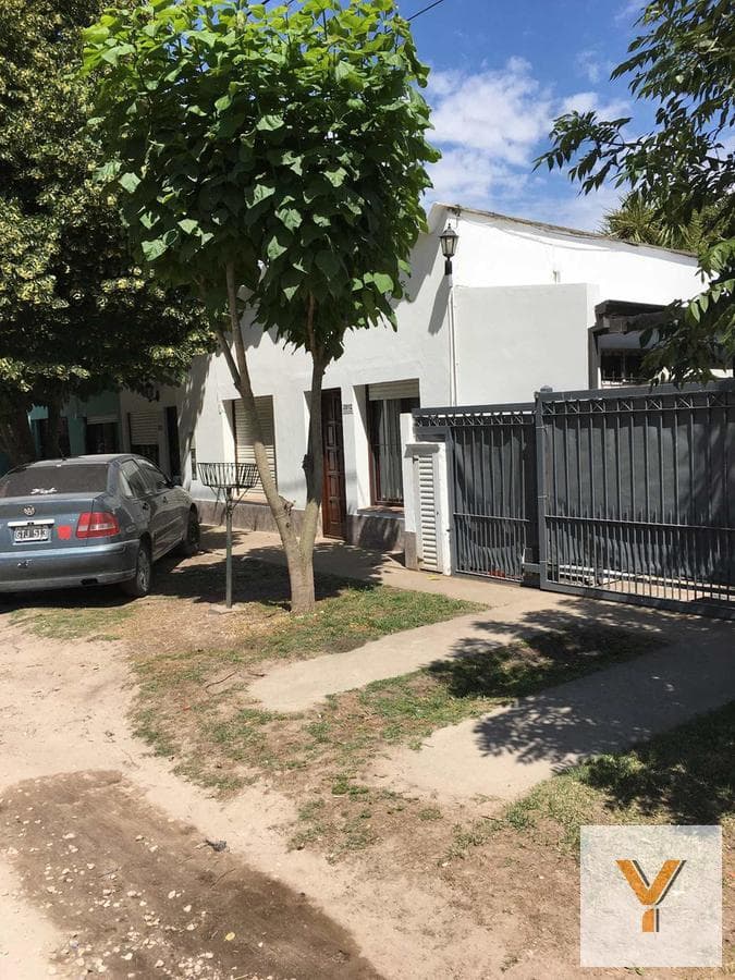 House for sale - 2 bedrooms, 2 bathrooms - 200 m² - General Pueyrredon