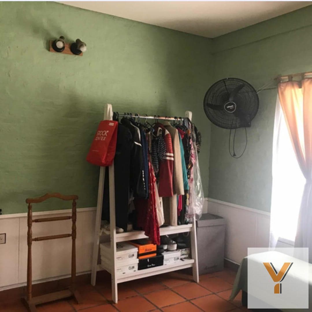 House for Sale - 3 Bedrooms, 1 Bathroom - 200 m² - Abasto
