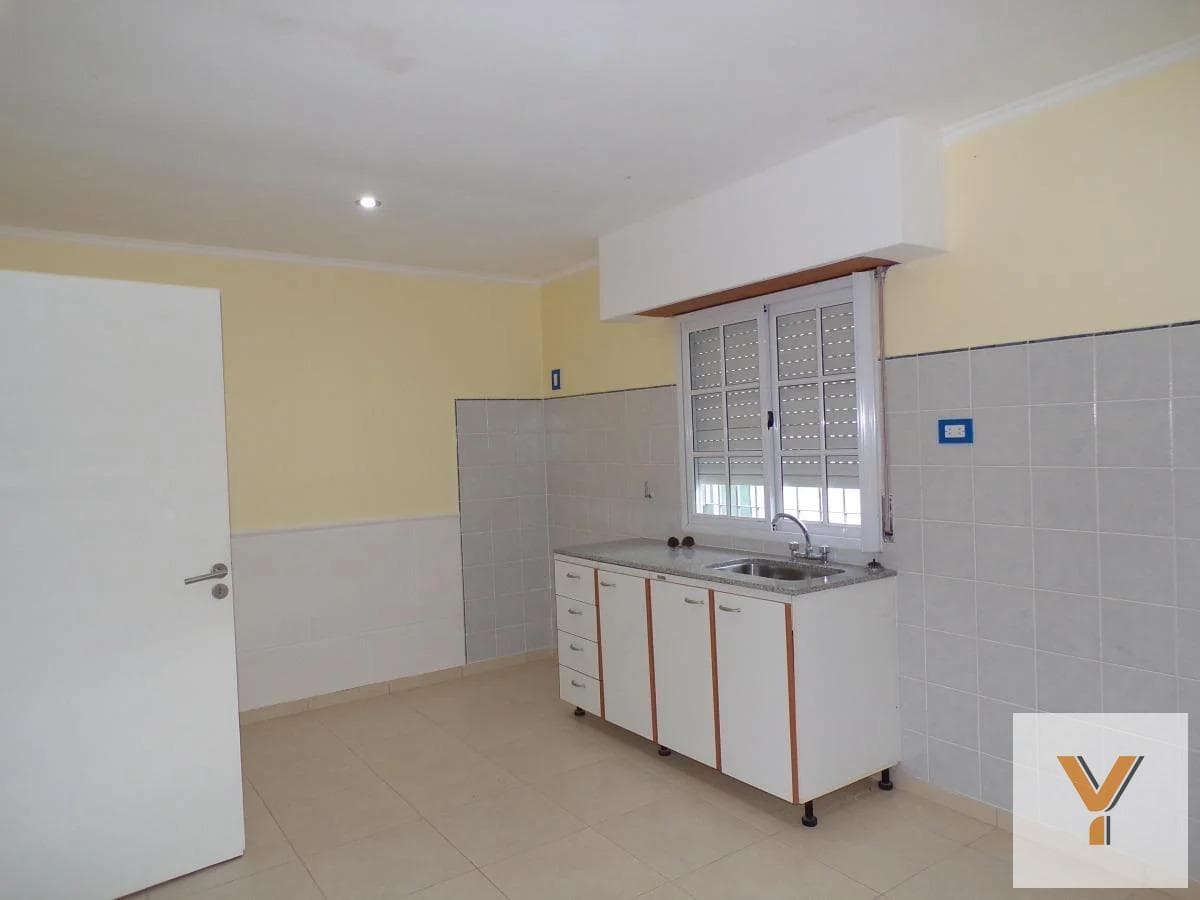 House for Sale - 3 Bedrooms, 2 Bathrooms - 145 m² - Lisandro Olmos, La Plata