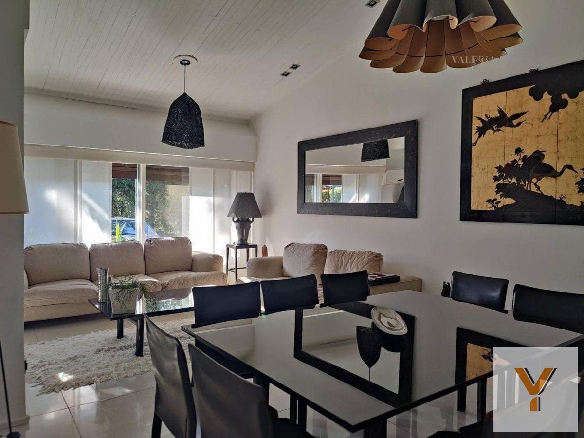 House for Sale - 4 Bedrooms, 5 Bathrooms - Parking Spaces - 1,200 m² - Pilar