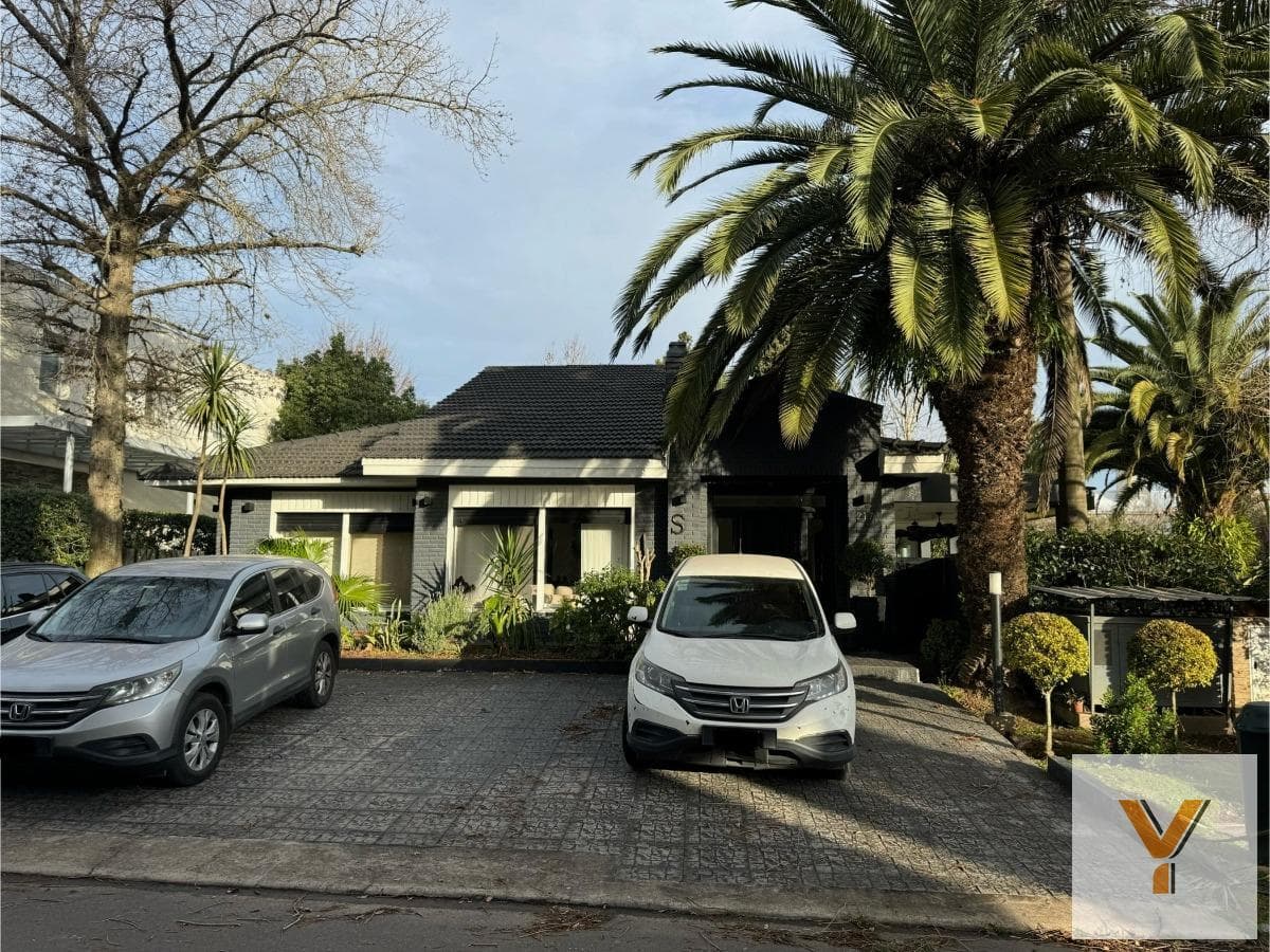 House for Sale - 4 Bedrooms, 5 Bathrooms - Parking Spaces - 1,200 m² - Pilar