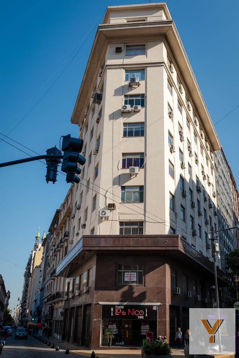 Office for Sale - 4 Rooms, 2 Bathrooms - 160 m² - Monserrat
