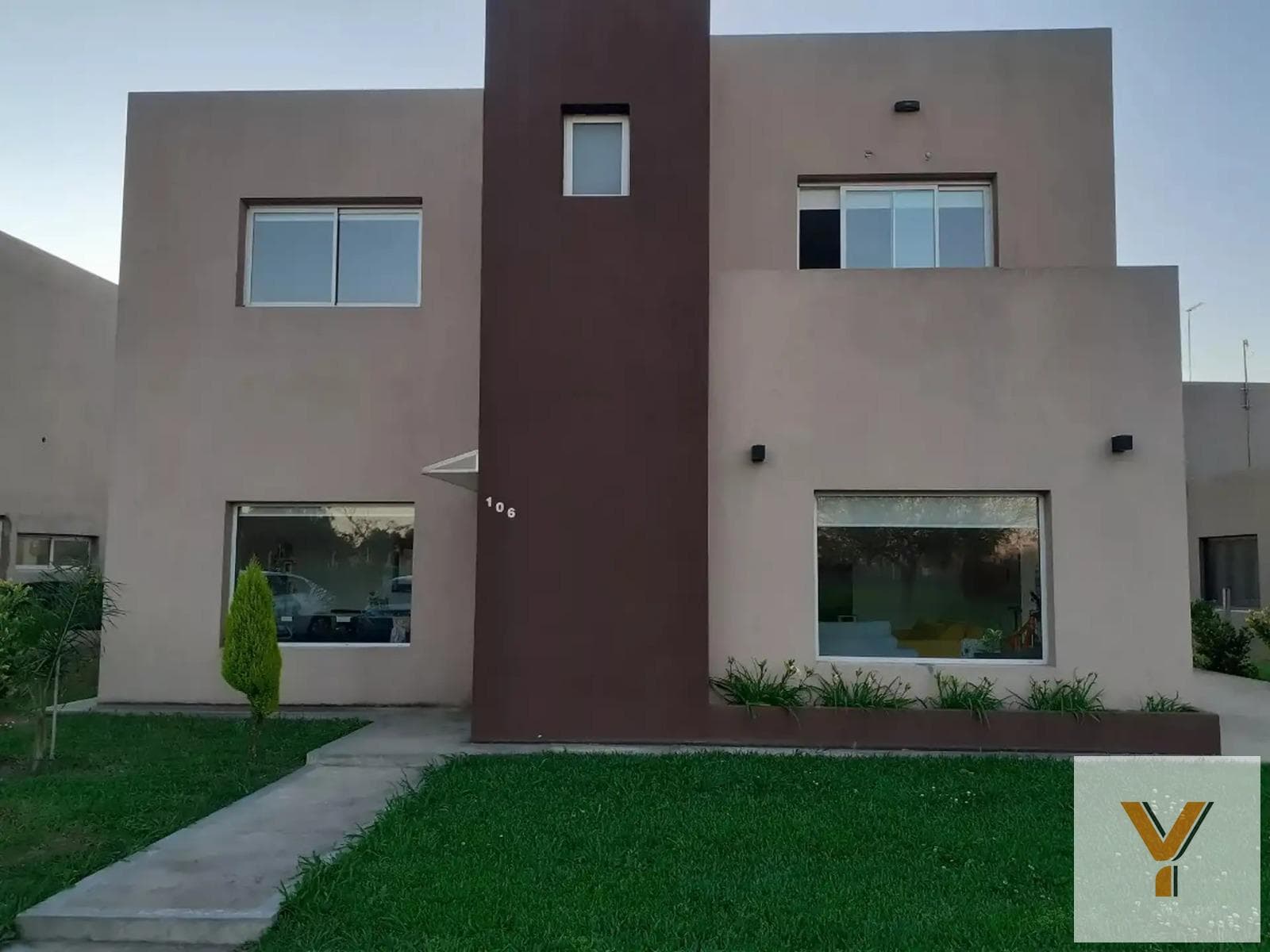 House for Sale - 3 Bedrooms, 3 Bathrooms - 205 m² - Pilar del Este