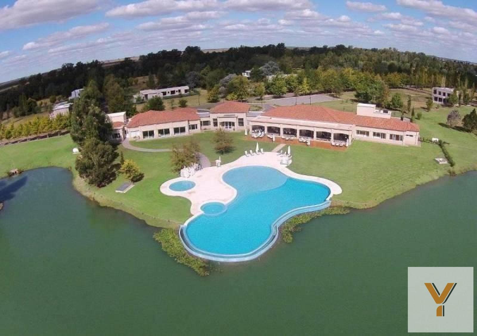 Land for Sale - 1,405 m² - Club Miralagos