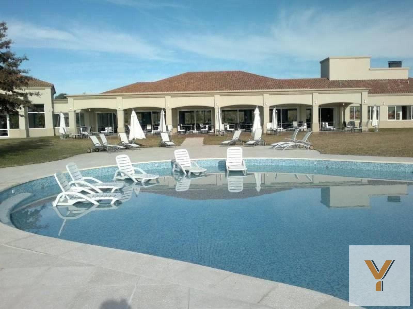 Land for Sale - 2,902 m² - Club Miralagos