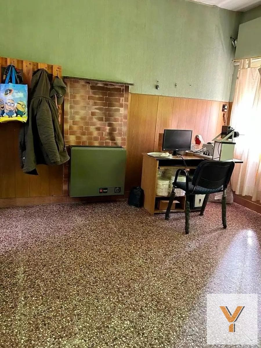 House for Sale - 2 Bedrooms, 1 Bathroom - 150 m² - Morón