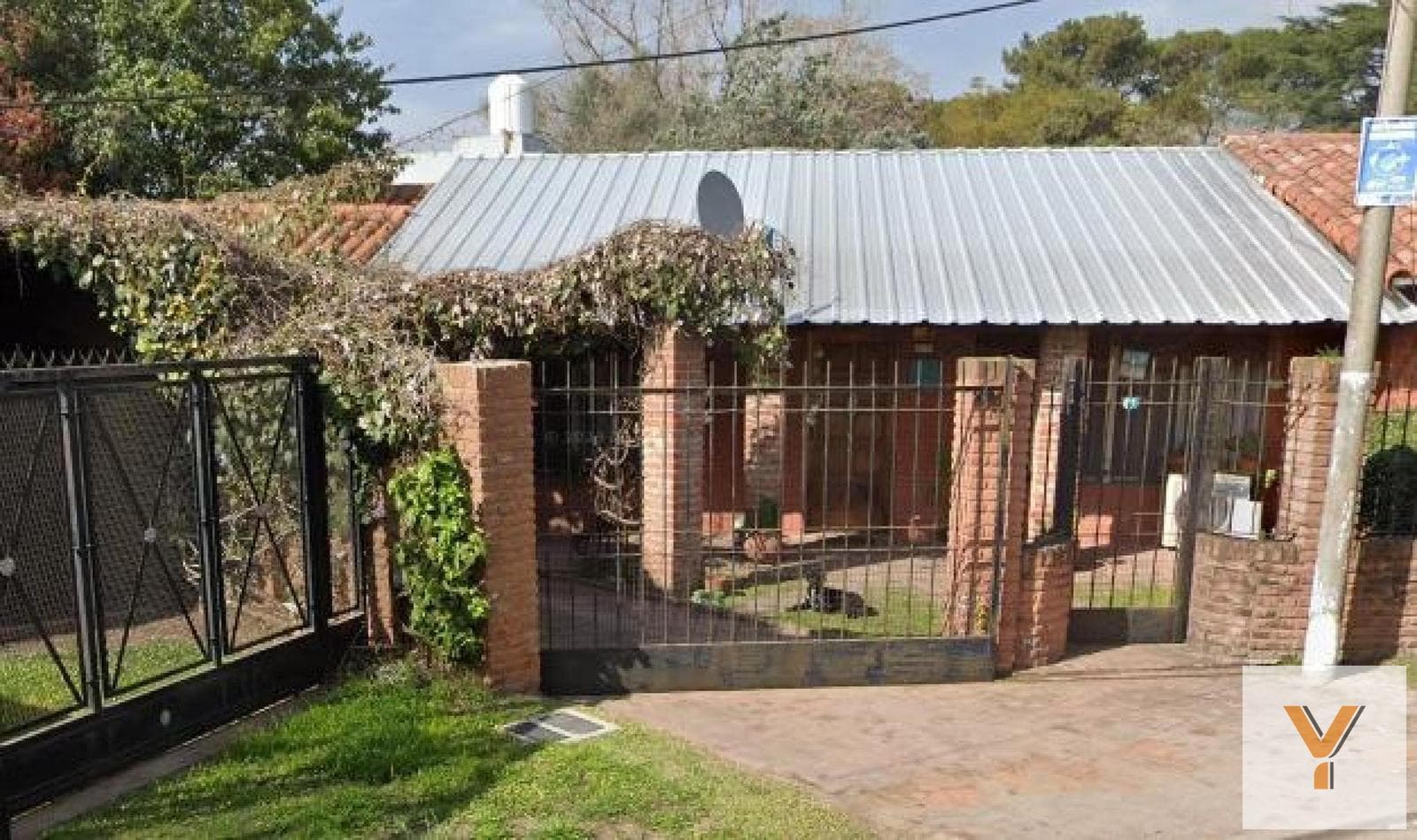 House for Sale - 3 Bedrooms, 2 Bathrooms - 600 m² - La Matanza