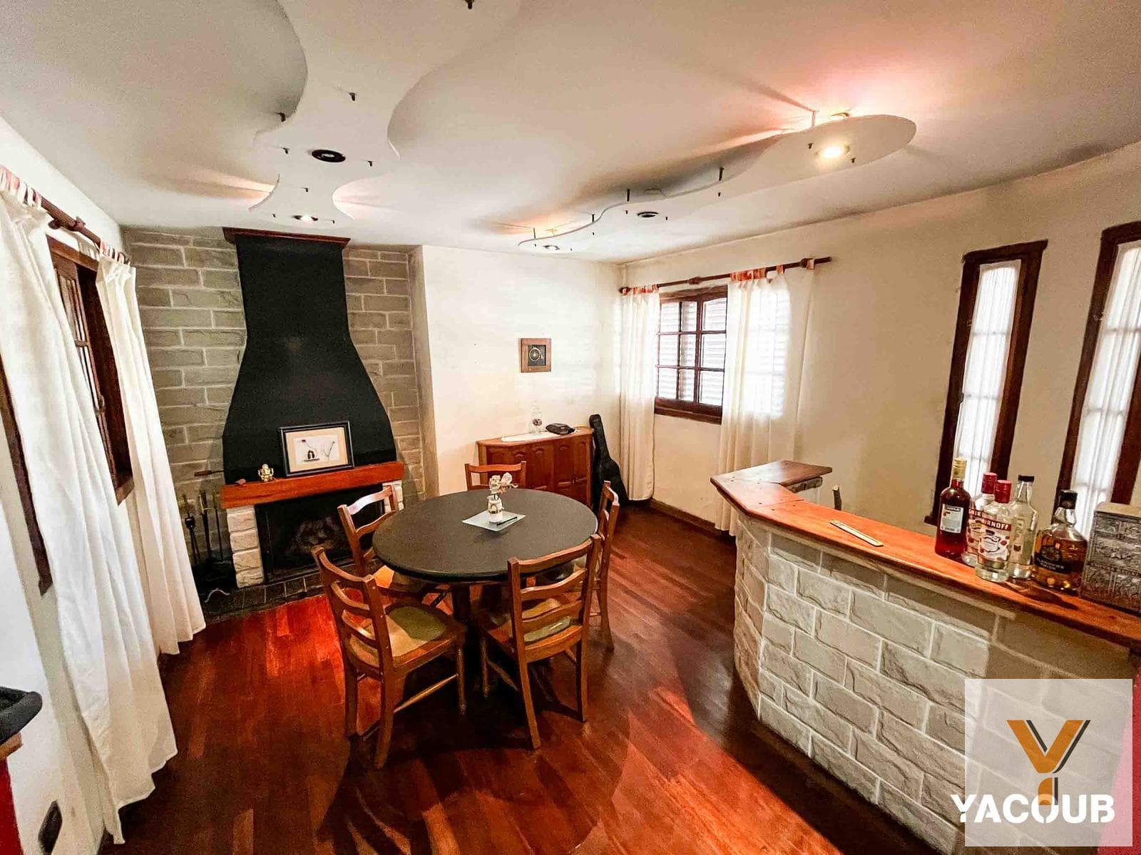 House for Sale - 3 Bedrooms, 3 Bathrooms - 267 m² - Garage - Tolosa