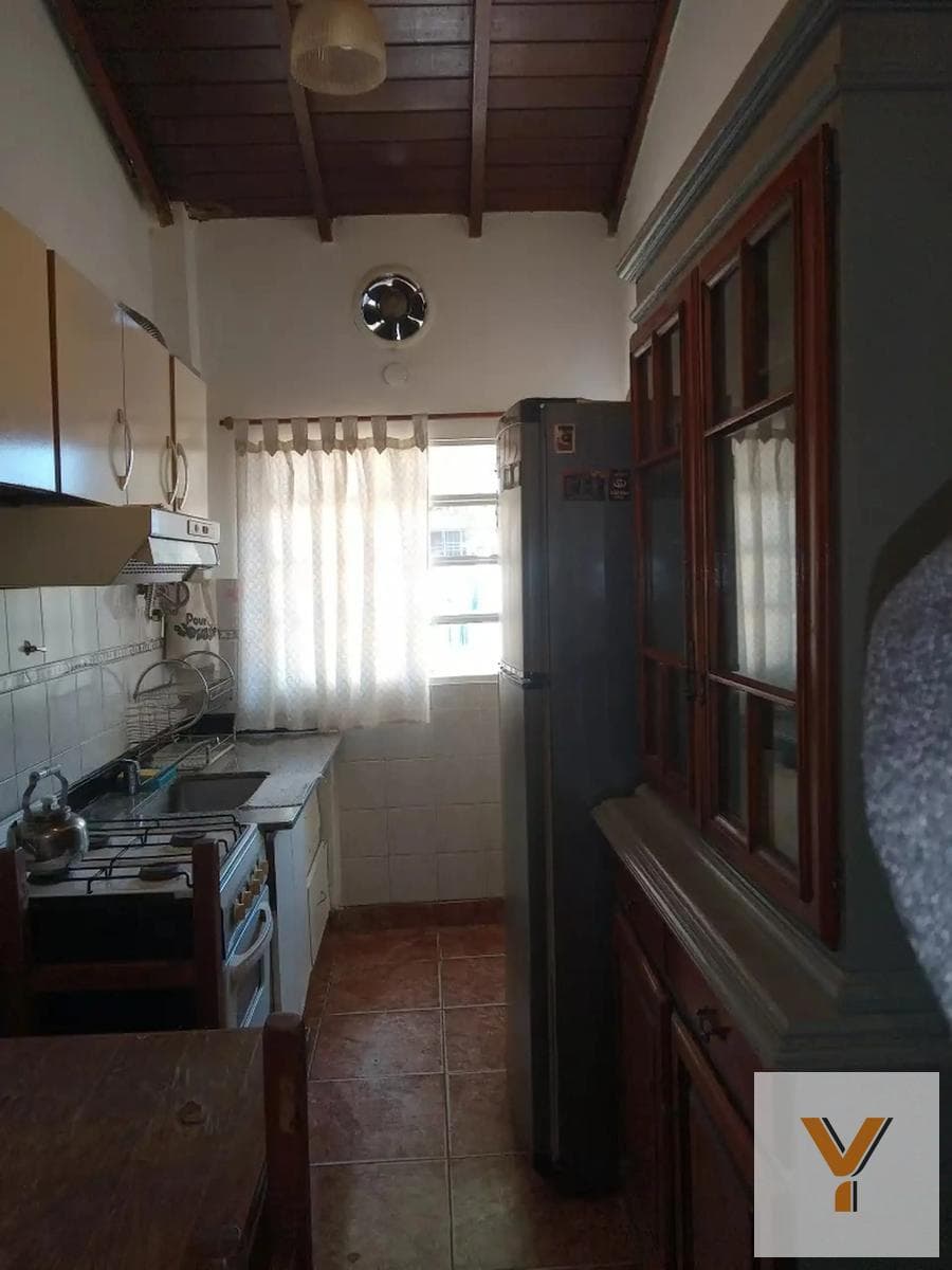 House for Sale - 2 Bedrooms, 1 Bathroom - 75 m² - Morón