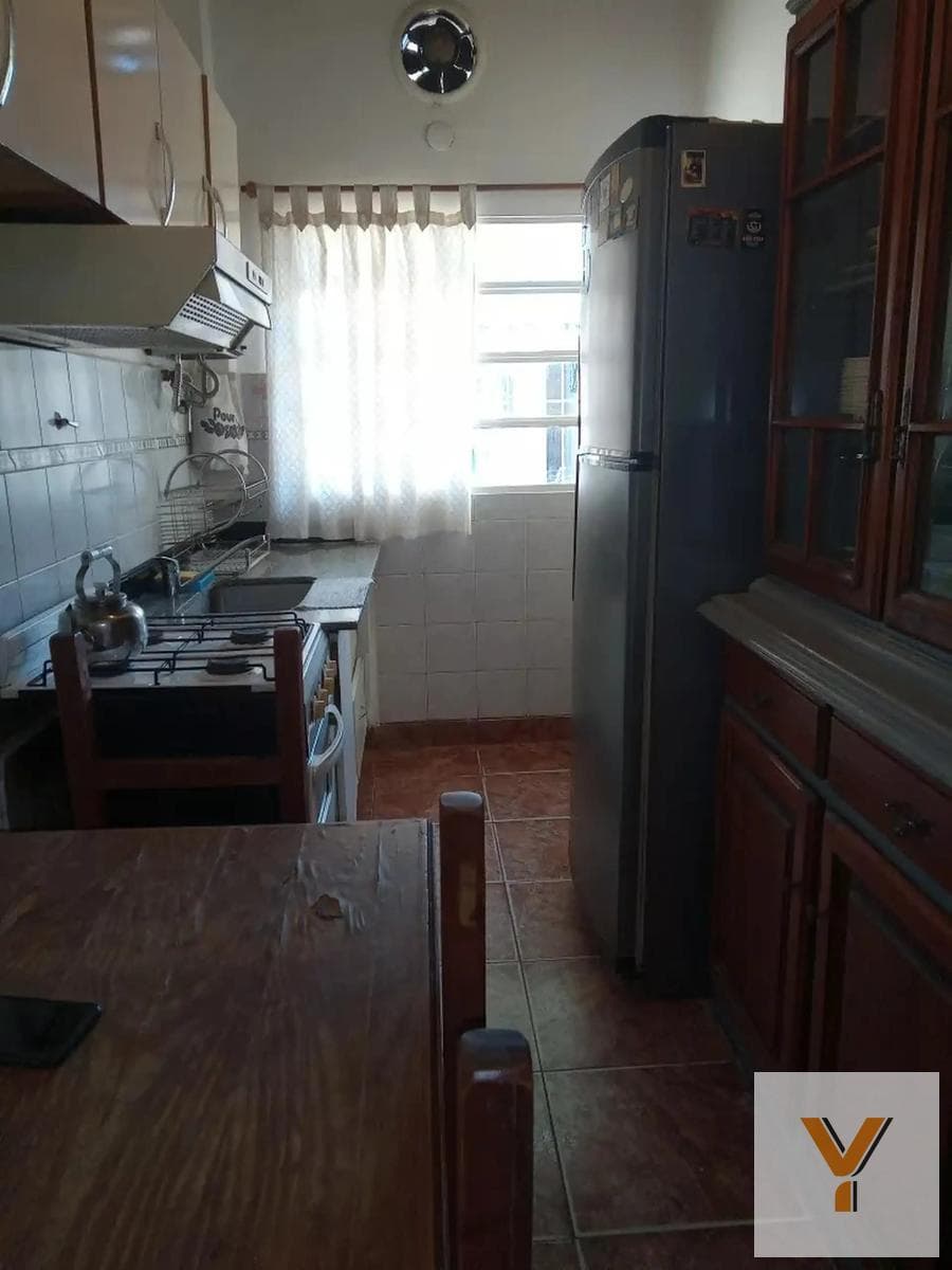 House for Sale - 2 Bedrooms, 1 Bathroom - 75 m² - Morón