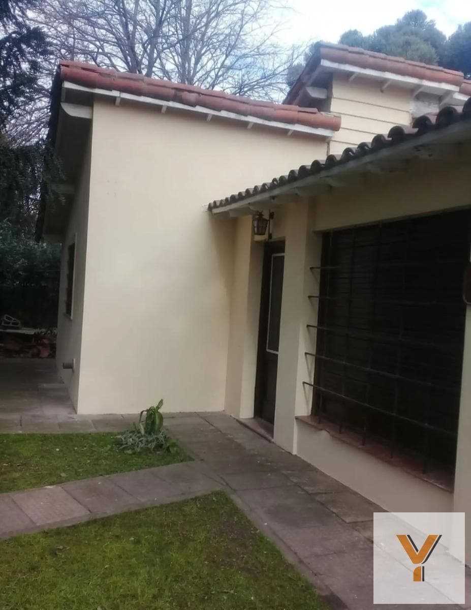 Homes for Sale - 6 Bedrooms, 4 Bathrooms - 3,455 m² - General Rodríguez