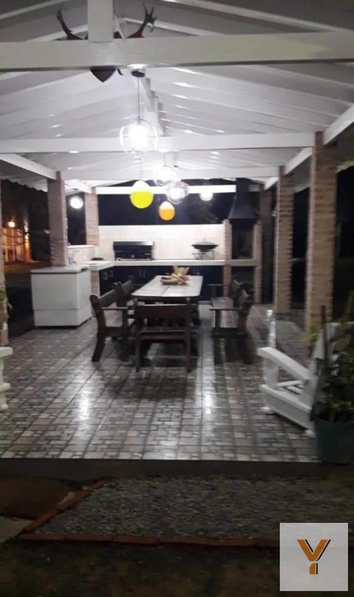 Homes for Sale - 6 Bedrooms, 4 Bathrooms - 3,455 m² - General Rodríguez