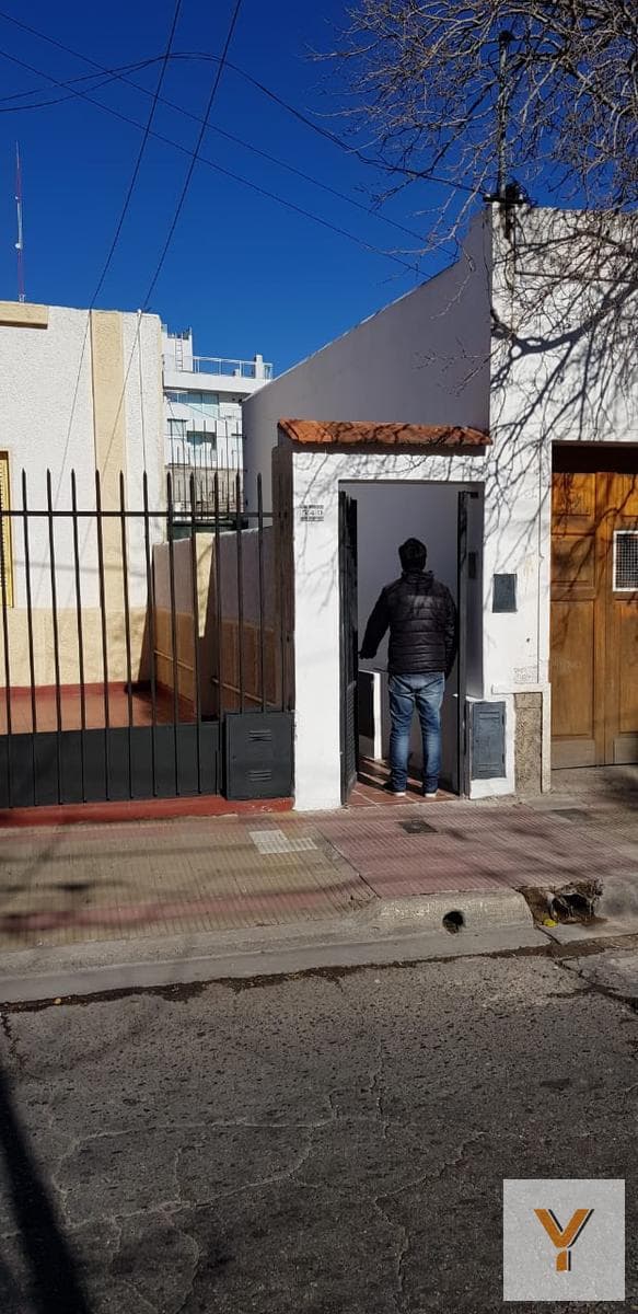 House for Sale - 3 Bedrooms, 2 Bathrooms - 300 m² - San Luis