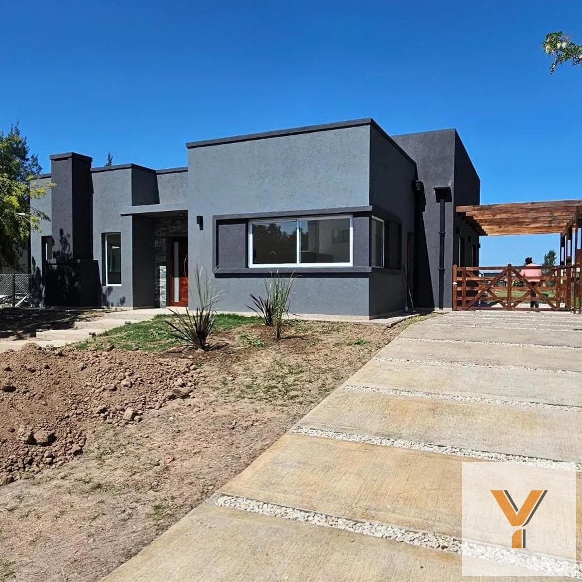 House for Sale - 3 Bedrooms, 2 Bathrooms - Parking Spaces - 190 square meters - Guernica
