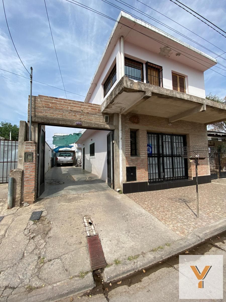 House for Sale - 3 Bedrooms, 1 Bathroom - Apartment - 354 m² - Córdoba