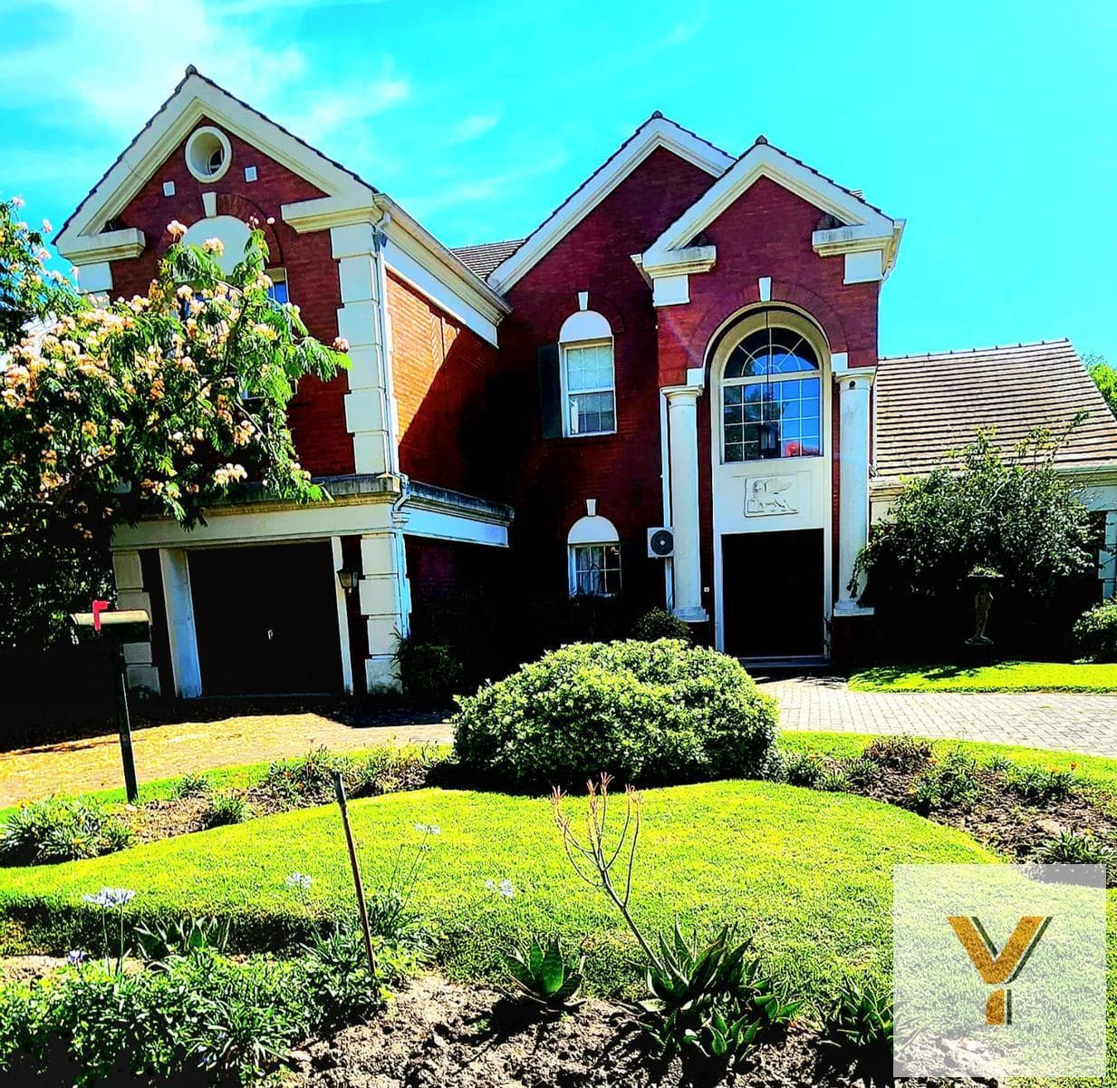 House for Sale - 3 Bedrooms, 3 Bathrooms - Garage - 900 square meters - Pilar