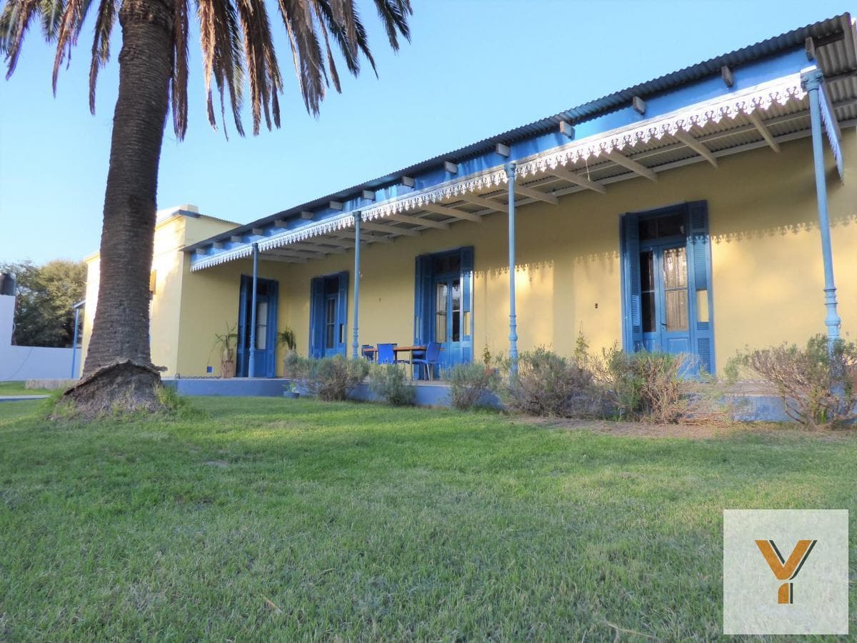 House for Sale - 3 Bedrooms, 2 Bathrooms - 840 m² - Uriburu, La Pampa