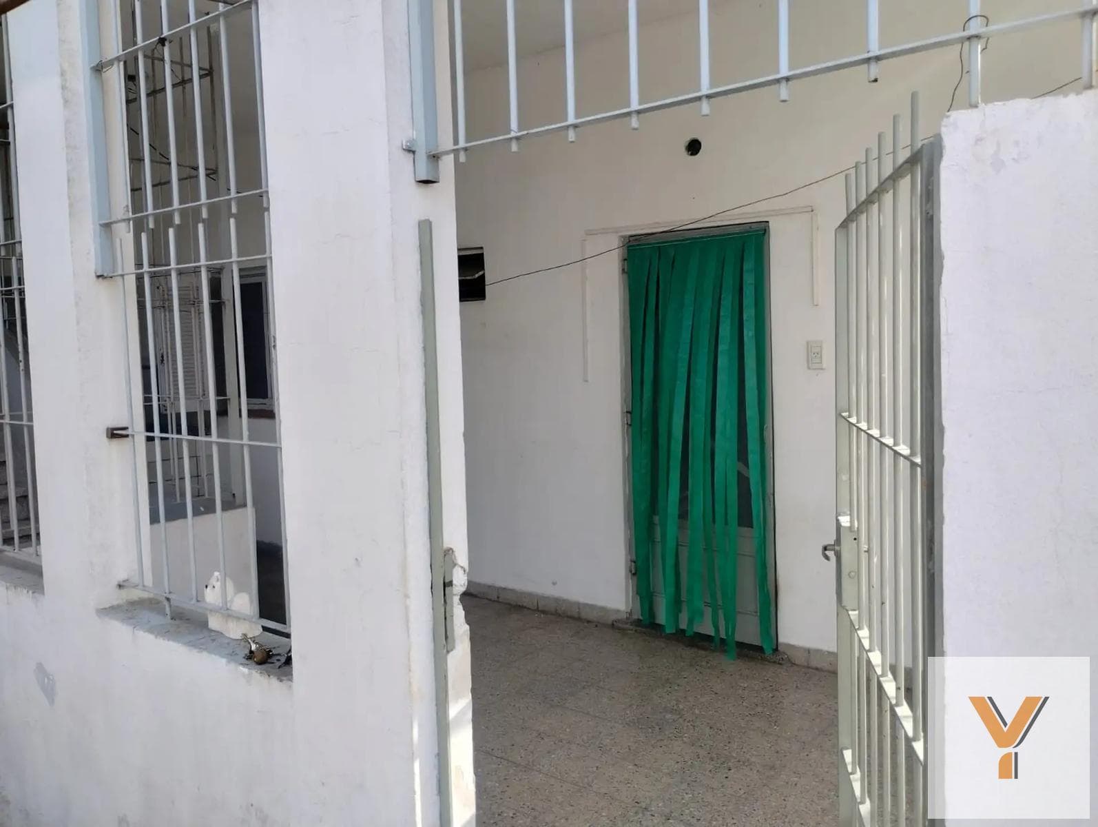 House for Sale - 2 Bedrooms, 1 Bathroom - 360 m² - Quilmes